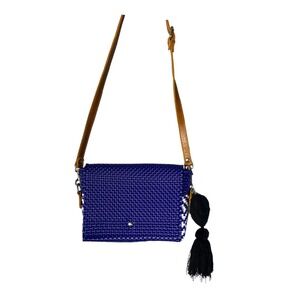 Handwoven Plastic Crossbody Bag: Genuine Leather Strap, Mexican Artisan Design